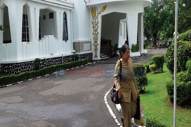 7.000 PNS Terancam Tak...