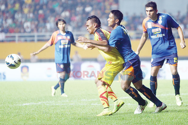 Tumbang di Kandang,...