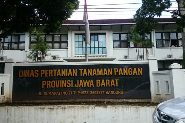 Polisi Geledah Kantor...