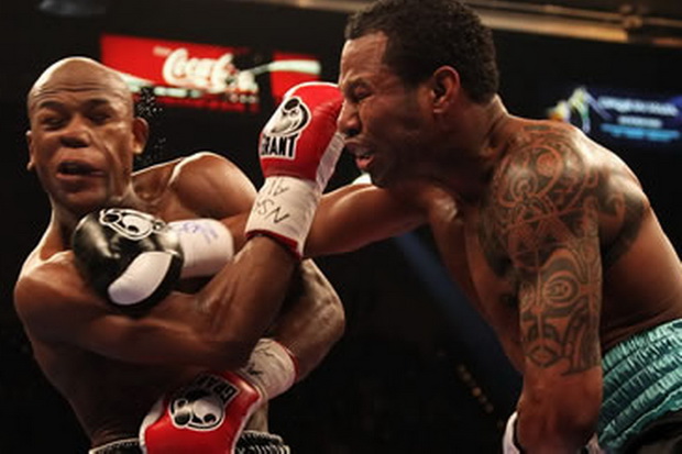 Mosley Sarankan Mayweather...