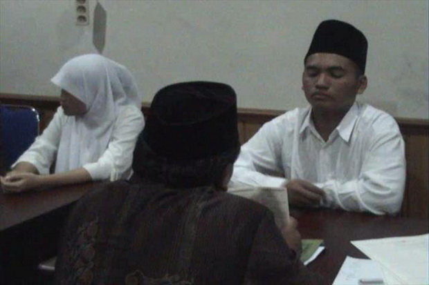 Pasangan Mesum Dinikahkan...