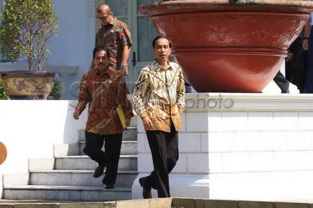 Jokowi Bantah Intervensi...