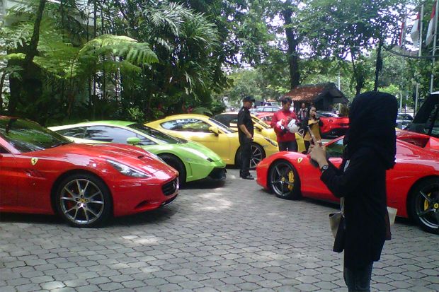 Ferrari Owners Club...