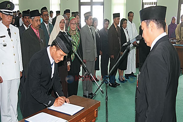Bupati Mutasi 55 Pejabat...