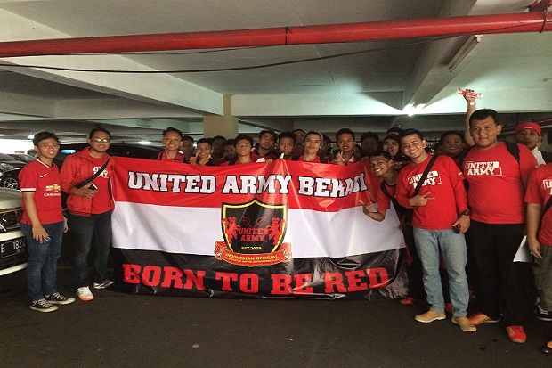 Fans United Merahkan...