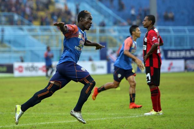 Singo Edan Melawan Tradisi...