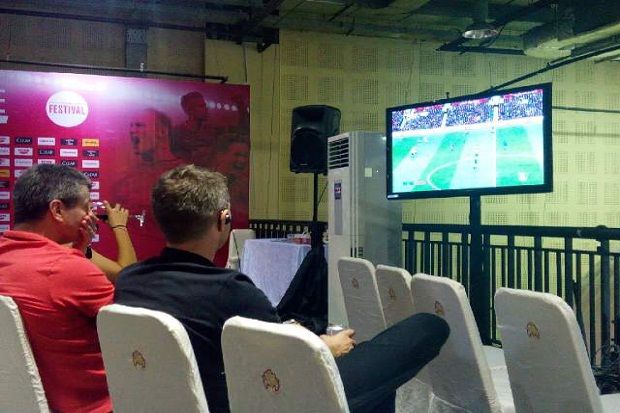 Irwin Tegang Saksikan...