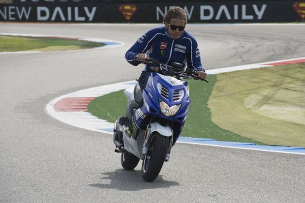 Ternyata Rossi Gemar...