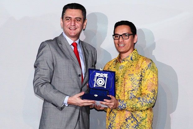 IM3 Sabet Penghargaan...