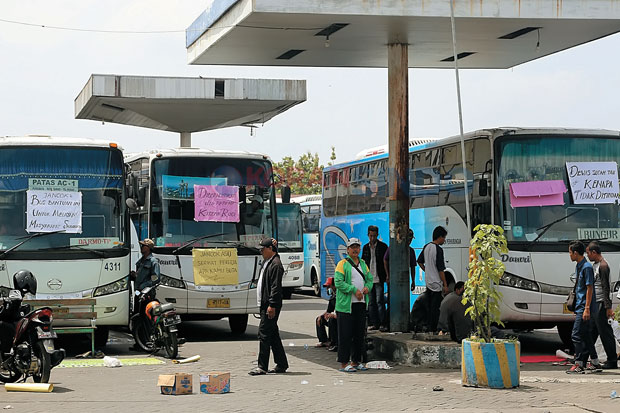 Ratusan Sopir Damri...