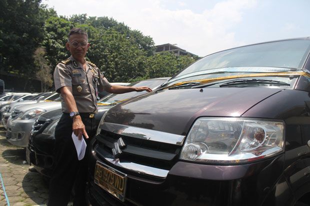 10 Mobil Barang Bukti...