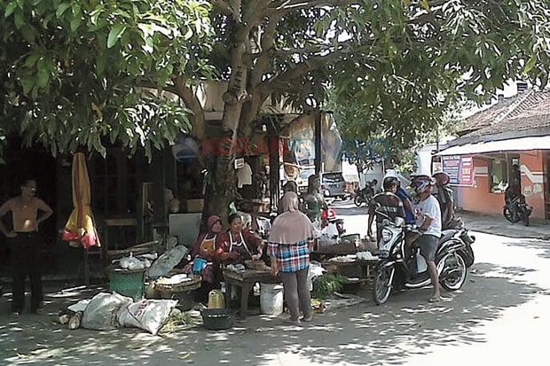 Pedagang Resmi Masih...