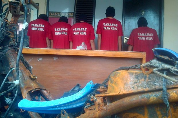 Lima Anggota Geng Motor...