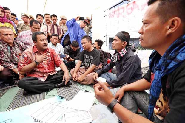Gubernur Banten Didesak...