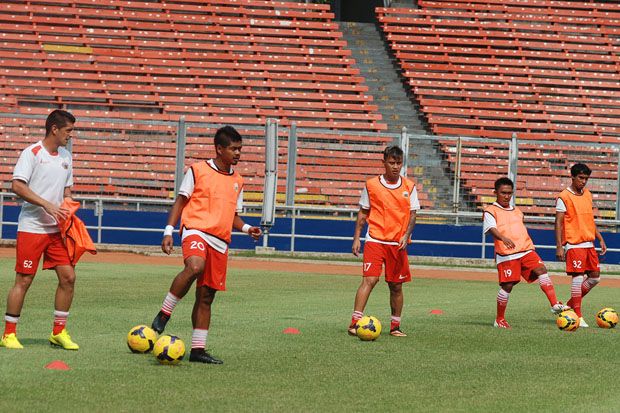 Persija Berkelana ke...