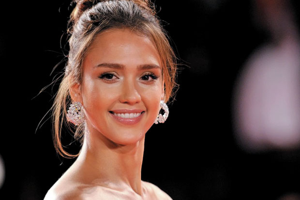 Jessica Alba Rancang...