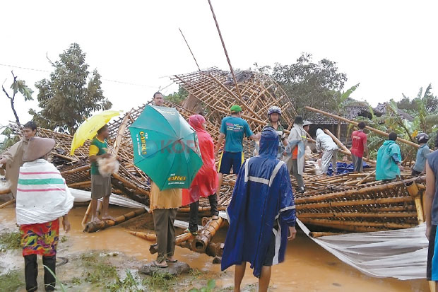 Puting Beliung Terjang...