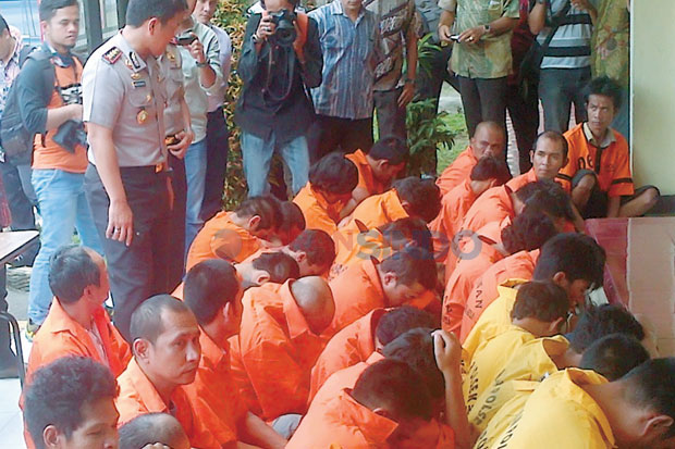 Sebulan, 209 Penjahat...