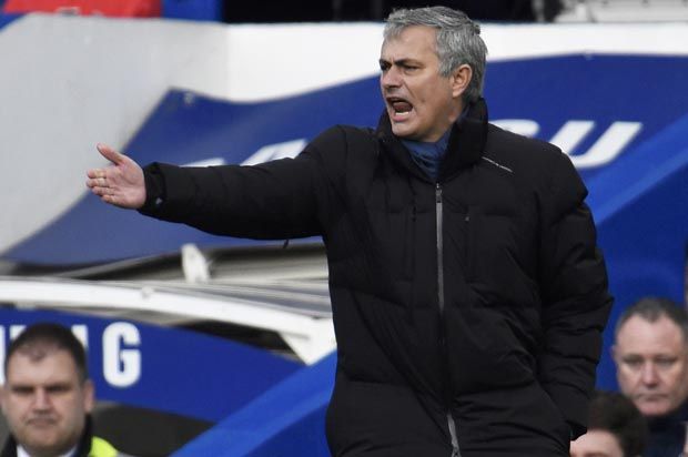 Tertekan, Mourinho Kembali...