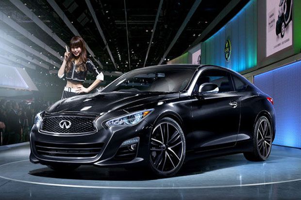 Infiniti Q60 Meluncur...