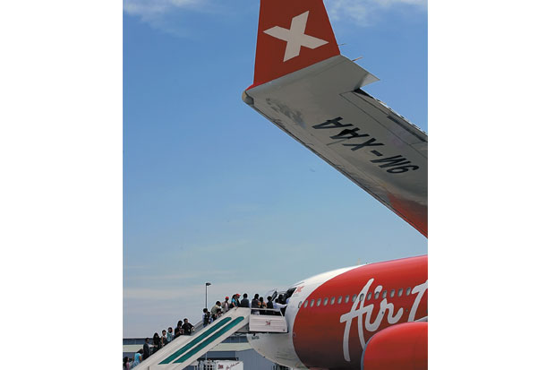 Pesawat AirAsia Balik...
