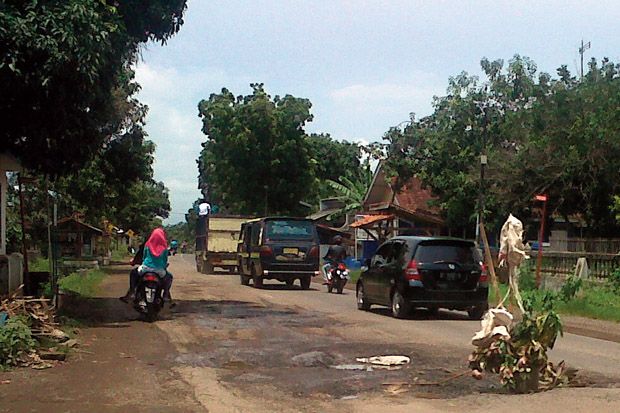 Berlubang, Jalan Provinsi...