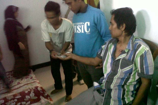 Keluar Rumah Sakit,...