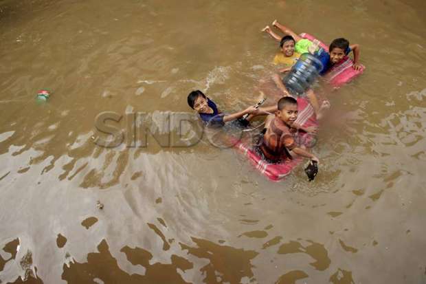 Terendam Banjir, Warga...