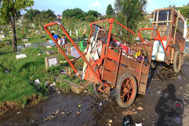 Lebih Rendah, TPU Pondok...