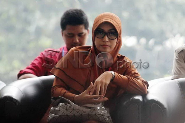 Istri Muda Fuad Amin...
