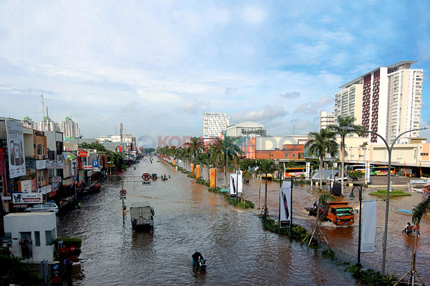 Banjir Matikan Pusat...