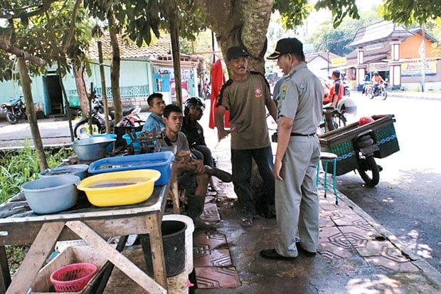 Pedagang Protes Penertiban...