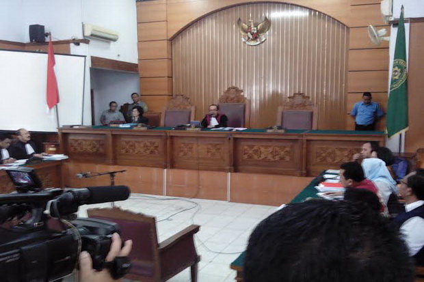 KPK Hanya Hadirkan Satu...
