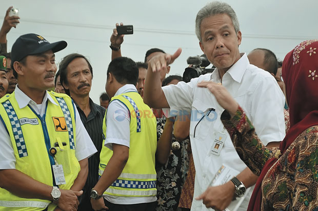 Proyek Dilanjutkan,...