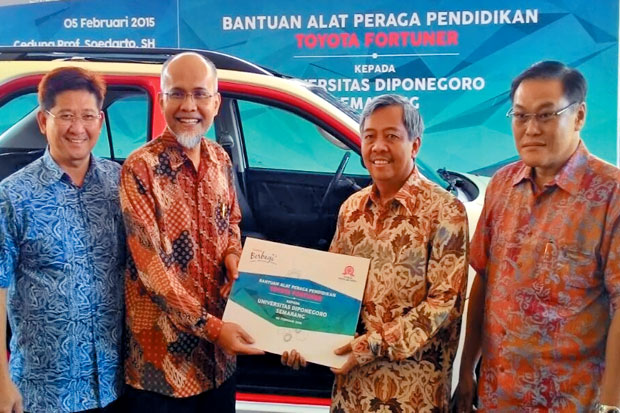 Toyota Donasikan Fortuner