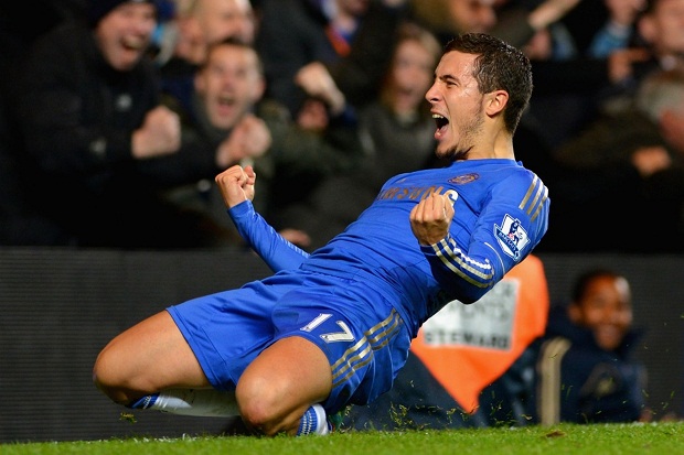 Hazard Kenakan Jersey...