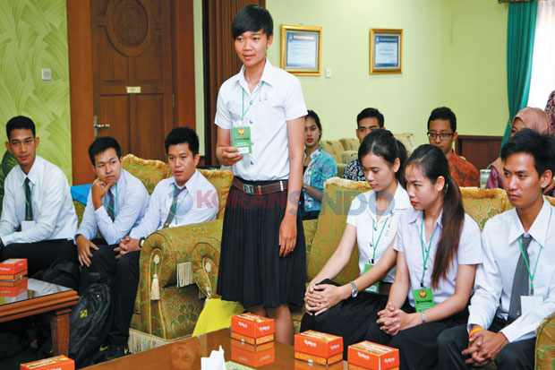 Mahasiswa Thailand Kuliah...