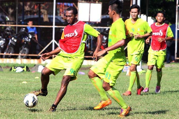 Mei, Neraka Derby Tim...