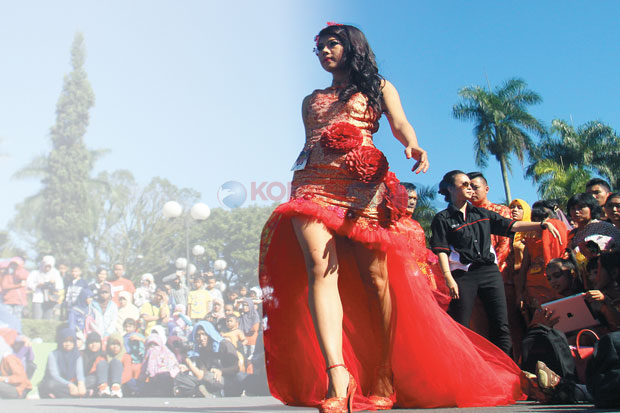 Gemerlap Merah dan Emas...