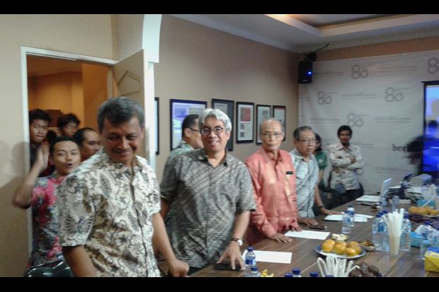 Kumpul di Tebet, Tim...