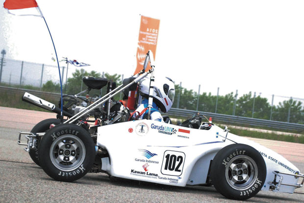 Mobil GURT F15 UNY Siap...