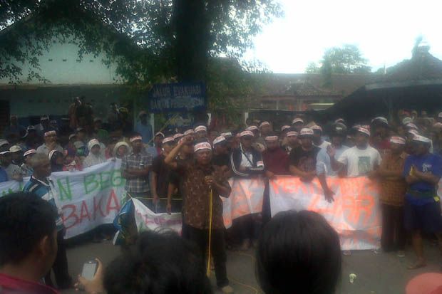 Tolak Tambang Ilegal,...