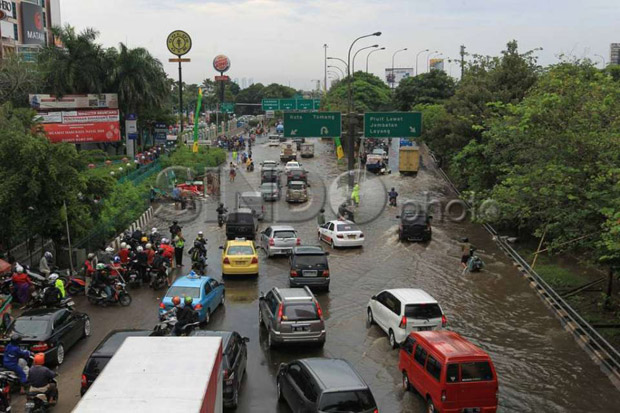 Tergenang, Lalin di...