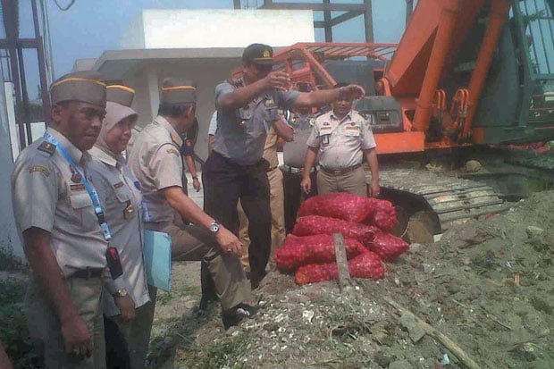 24 Ton Bawang Ilegal...