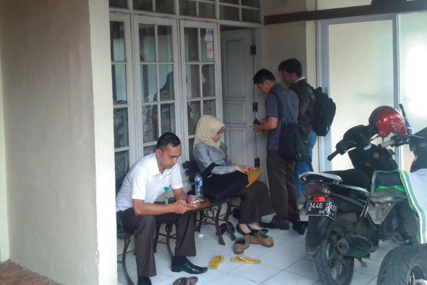 Kejati Geledah Rumah...