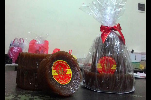 Imlek, Penjualan Kue...