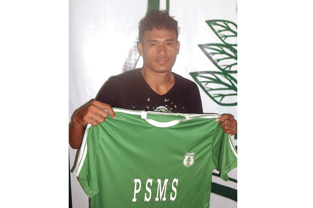 Striker Sociedad Gabung