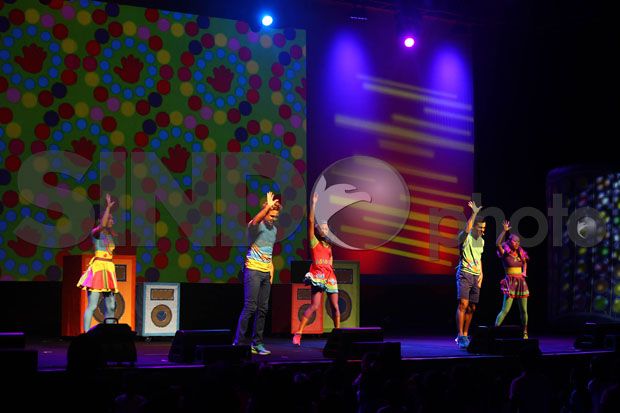 Hi-5 Kembali Gelar Pertunjukan...