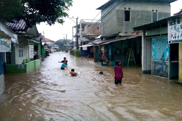 Tanggulangi Banjir,...