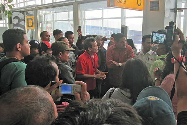 Lion Air Telantarkan...